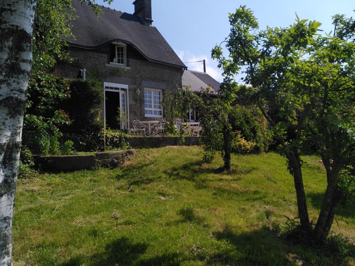 La Mancelliere De Montjoie Chambres D'Hotes Et Gites Saint-Michel-de-Montjoie Esterno foto